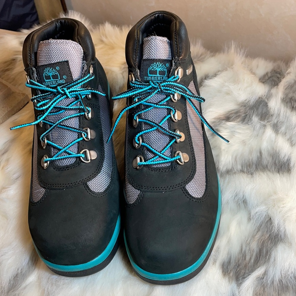 Timberland Boots Size 7 Black, Gray and Green like new condition